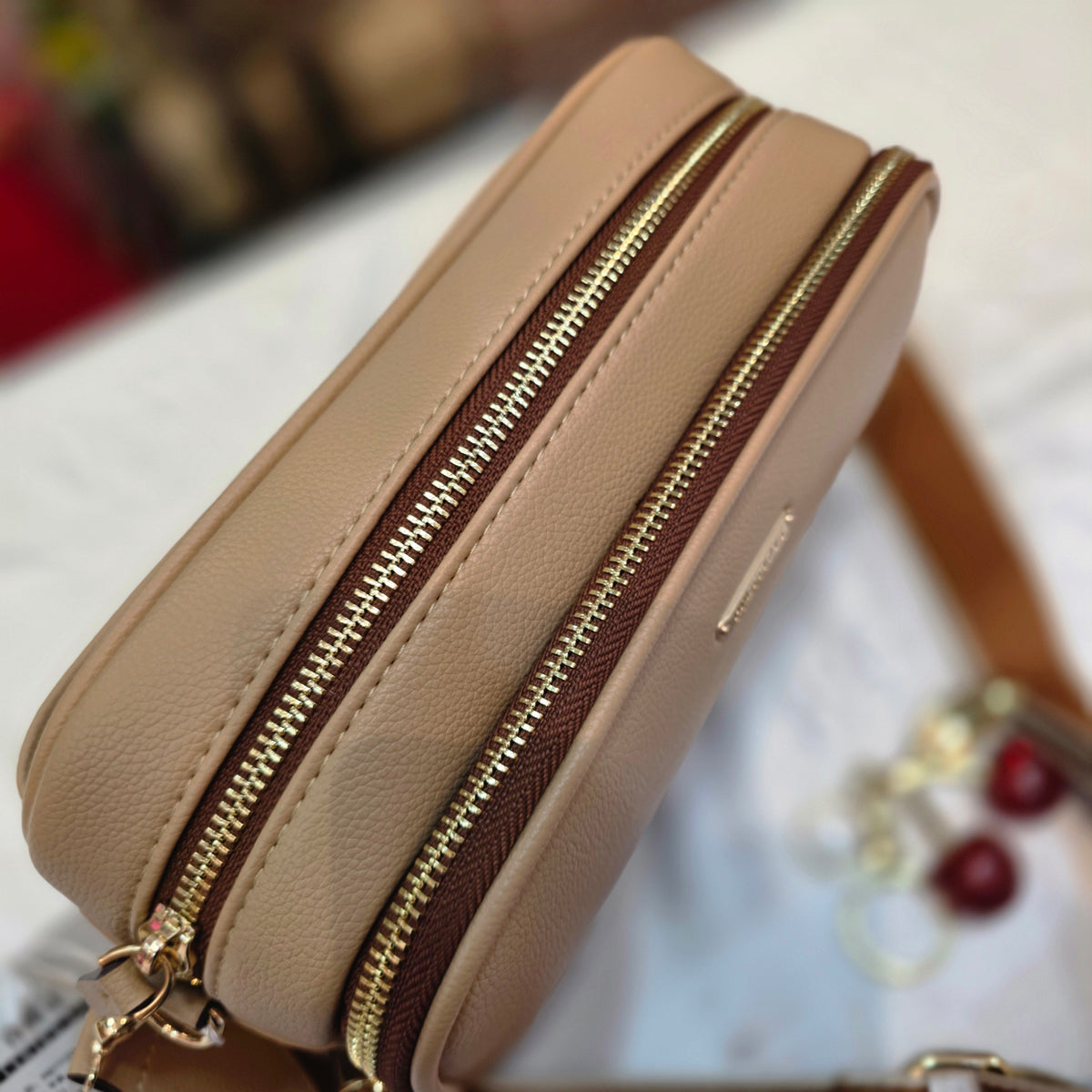 PRETTYZYS Crossbody Bag (X3-150)