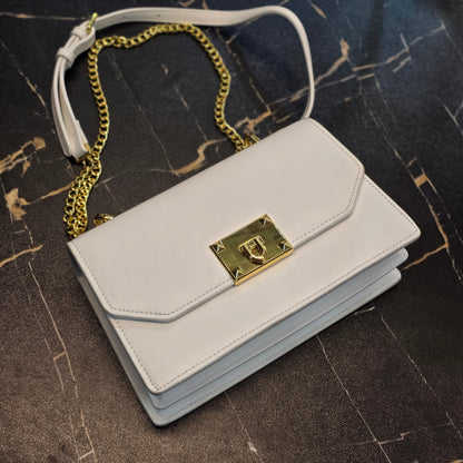 Chic Metallic Lock Crossbody Bag
Product Overview