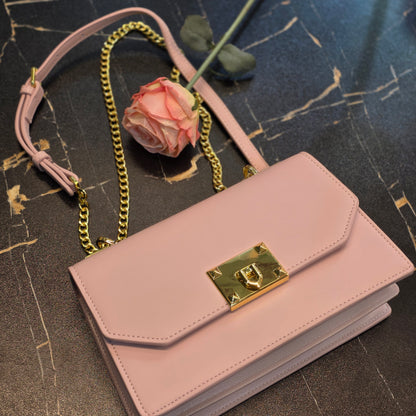 Chic Metallic Lock Crossbody Bag
Product Overview