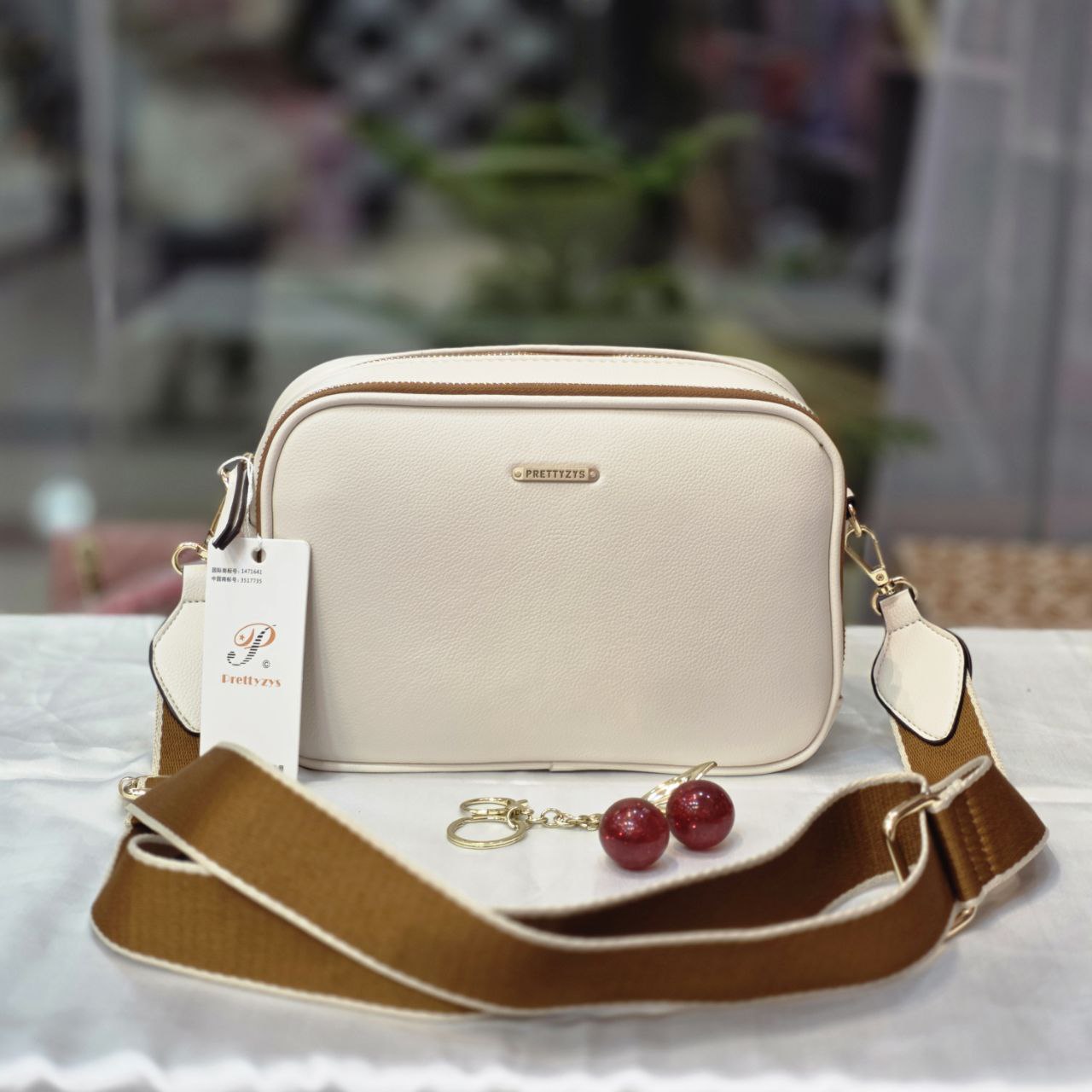 Classic Crossbody bag - Image 3