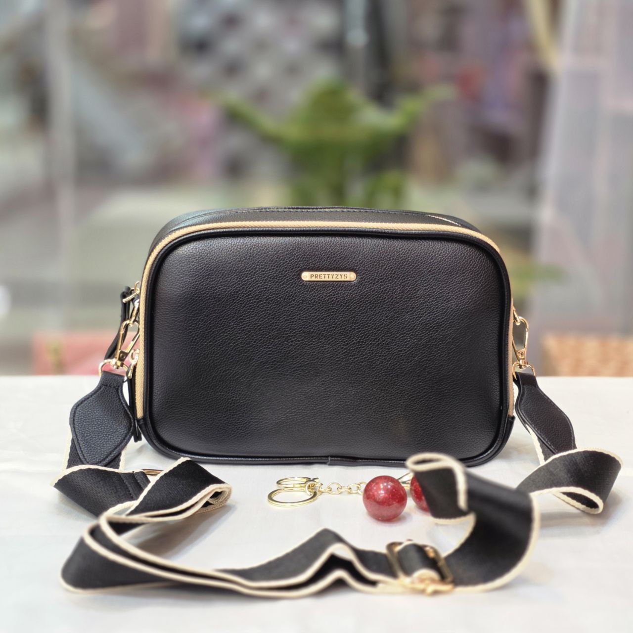 Classic Crossbody bag - Image 2