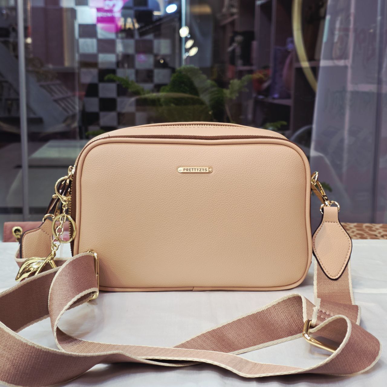 Classic Crossbody bag - Image 4